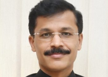 तुकाराम मुंढेंविरोधात कर्मचाऱ्यांची तक्रार