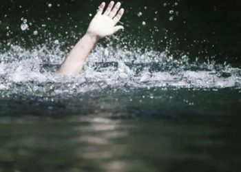 यवतमाळमध्ये पुलावरील पाण्याचा अंदाज न आल्याने बायकोसह 2 मुली वाहून गेल्या