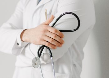 प्रलंबित मागण्यासाठी निवासी डॉक्टरांचे आंदोलन आणखी तीव्र